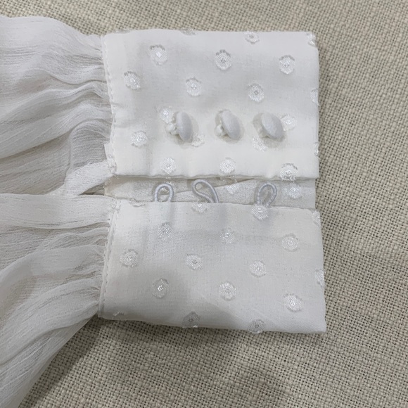 Ann Taylor white women’s long sleeve 
Blouse Size XS - Picture 4 of 5